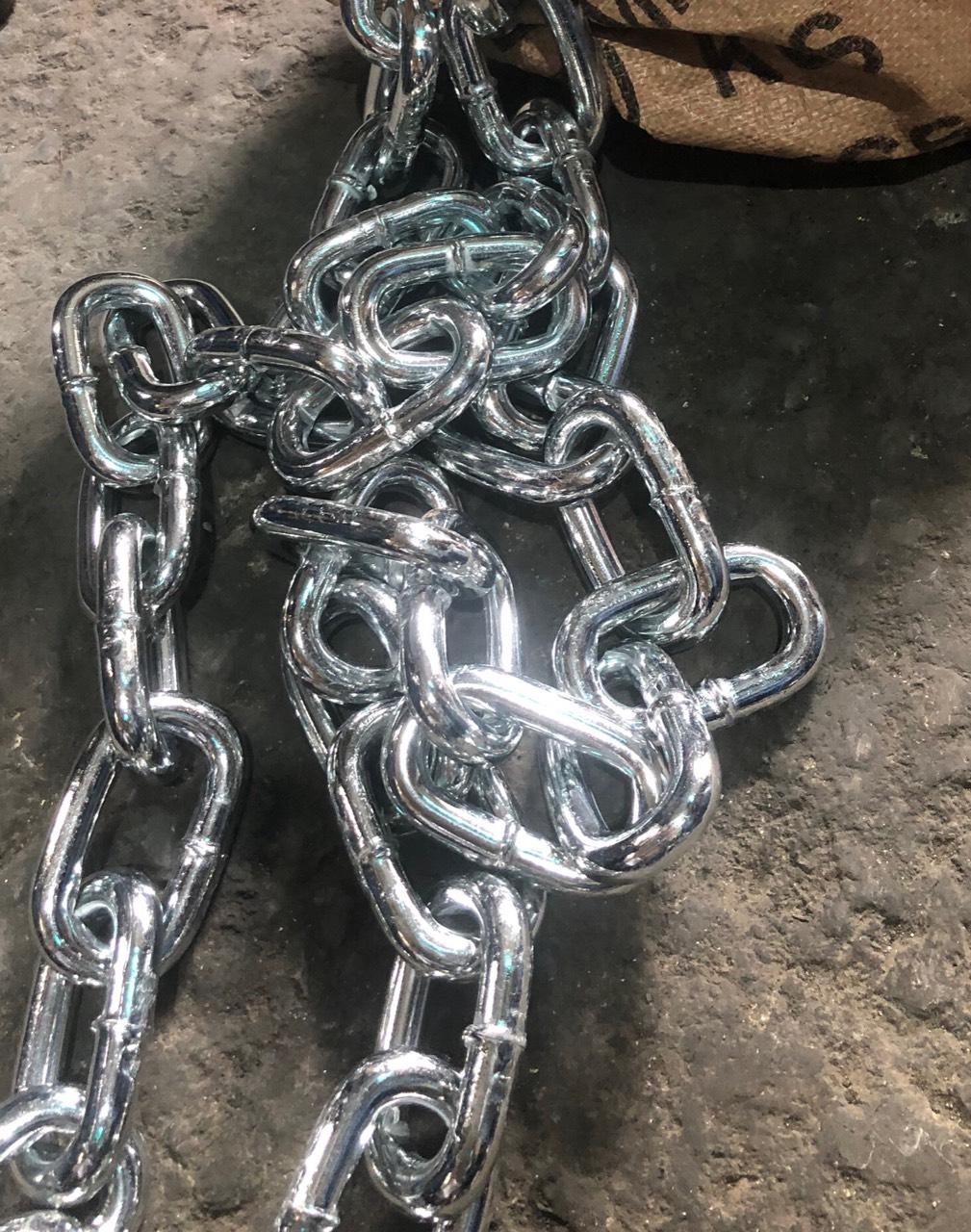 Tại sao dây xích liên kết lại được sử dụng rộng rãi trong trang trí nội thất hiện đại?