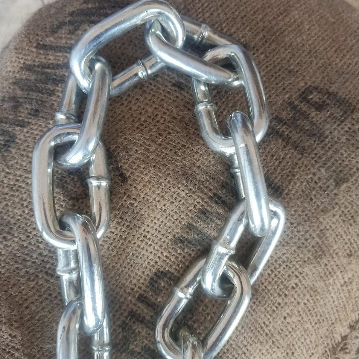 Đặc tính, độ bền và ứng dụng thực tế của dây xích mạ kẽm