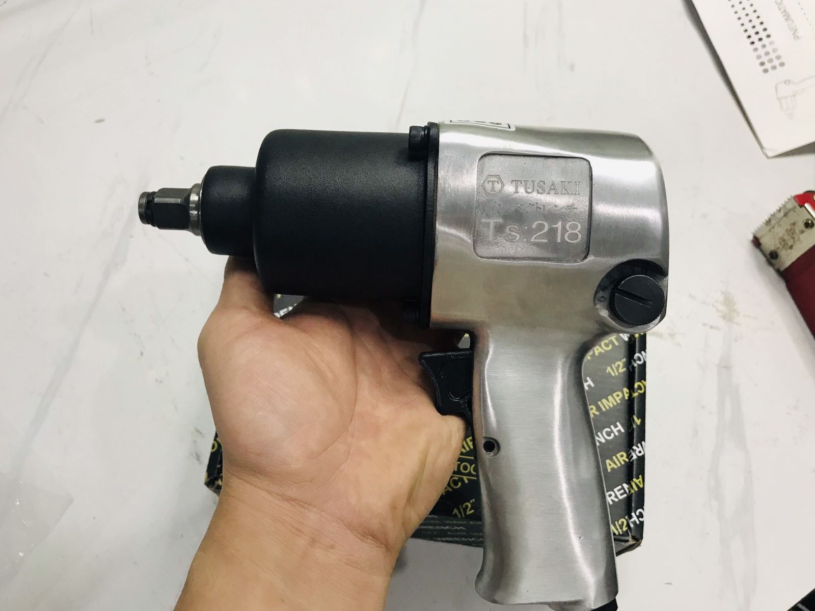 Ứng dụng súng bắn ốc vít trong nội thất: Thi công tủ, kệ và lắp ghép nhanh