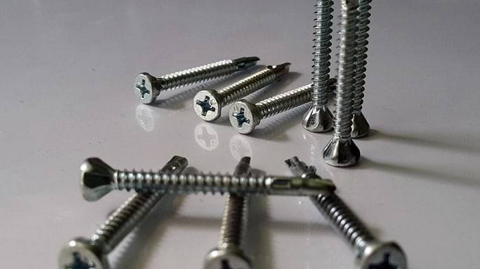 Phân biệt phụ kiện công trình chính hãng và hàng trôi nổi