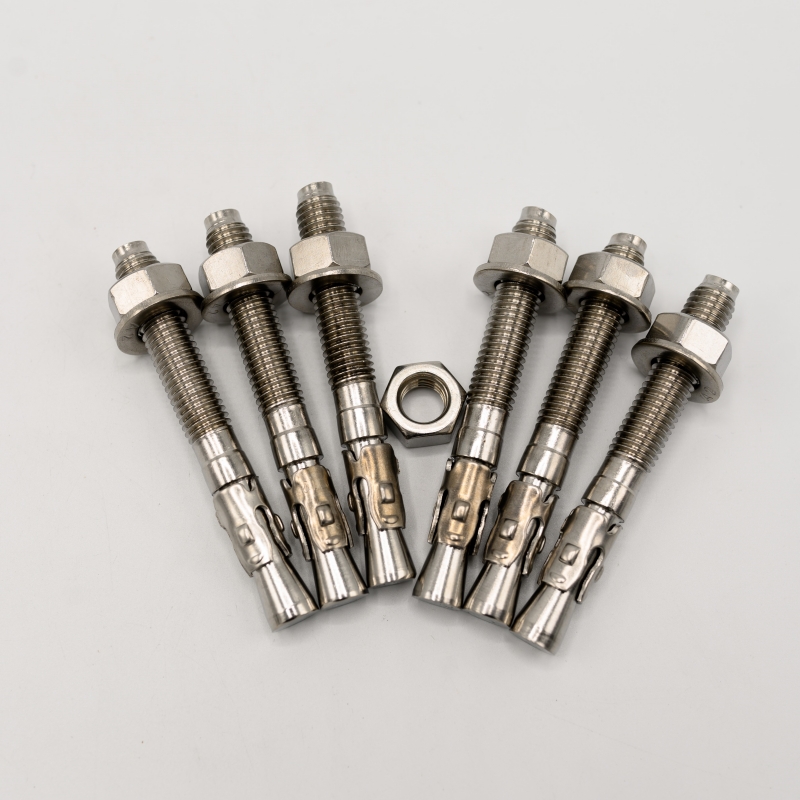 Ứng dụng thực tế của bulong nở ba cánh trong các công trình xây dựng
